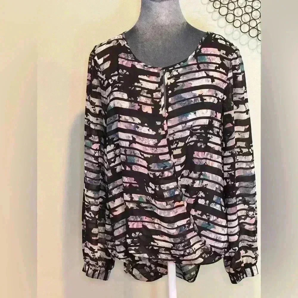Barr III - black multicolor peekaboo front and back blouse. Size Large